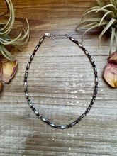 Load image into Gallery viewer, Sterling Silver Torpedo & Purple Spiny Oyster Choker – 14-Inch