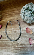 Load image into Gallery viewer, Silver Plated beads bracelet
