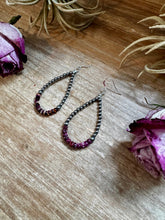 Load image into Gallery viewer, Purple Spiny Oyster Earrings – Sterling Silver Pearls
