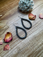 Load image into Gallery viewer, Sterling SAUCER Silver Pearls earrings teardrop
