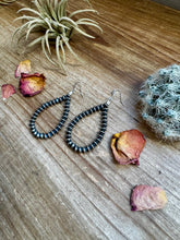 Load image into Gallery viewer, Sterling SAUCER Silver Pearls earrings teardrop
