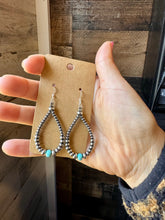 Load image into Gallery viewer, Smaller Sterling saucer Silver Pearls earrings teardrop - With Turquoise
