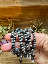 Load image into Gallery viewer, Black Onyx &amp; Sterling Silver Pearl Bracelet – 5mm
