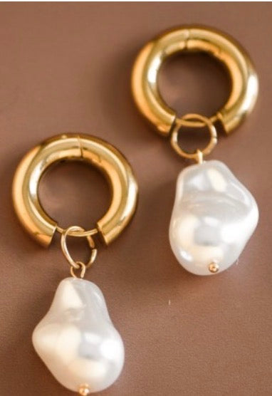 Pearl drop earrings