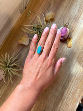 Load image into Gallery viewer, Kingman Turquoise Sterling Silver Ring – Size 7
