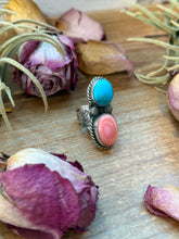 Load image into Gallery viewer, Kingman Turquoise &amp; Pink Conch Sterling Silver Ring – Size 7.5
